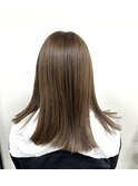 アッシュグレージュ