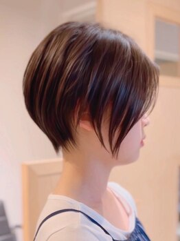 フォーエス(4S)の写真/《ベテランStylistがマンツーマン施術◎》清潔感のある店内で、一人ひとりの笑顔と魅力を引き出す提案を♪
