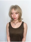 ブロンドカラーとレイヤーボブ