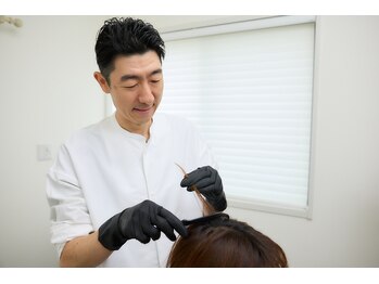 ツムギ(tsumugi)の写真/頭皮に優しい白髪染め×メンズカットで清潔感アップ!頭皮カメラで頭皮環境を整える!