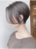 【morio 原宿】大人女子のハンサムショート　耳かけグレージュ