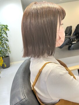 ジジ(jiji) ぱっつボブ