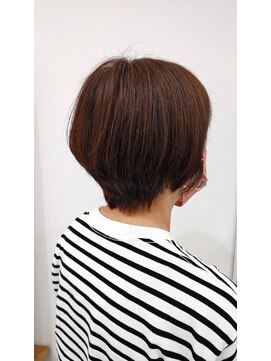 ウトシティ ショートボブ
