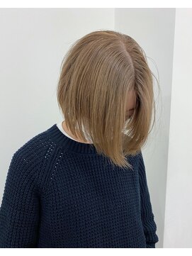 キー(kii) ミルクティーベージュ ボブ ハイトーン 福岡 天神 薬院