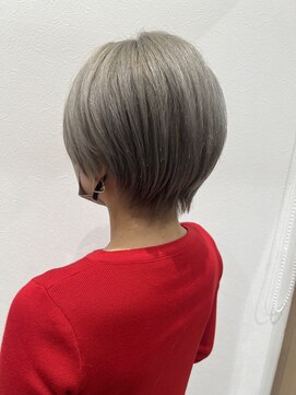 アンソメット 筑後店(UN SOMMET) グレーシルバーカラー　デザインカラー　ショートボブ
