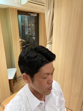 ヘアーモードキクチ 日本橋三越前店 オフィスカジュアル