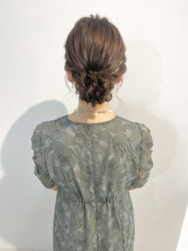 ディティカ ティア(Dityca tia) シニヨン