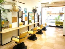 K&K 苦楽園店の雰囲気（苦楽園口徒歩３分。男女共に気軽に通いやすい雰囲気☆駐車場２台）