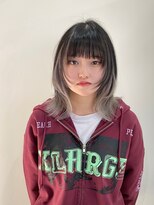 サクラ オモテサンドウ(SAKURA) インナーカラーホワイトグレー/フェイスレイヤーボブ/ブリーチ