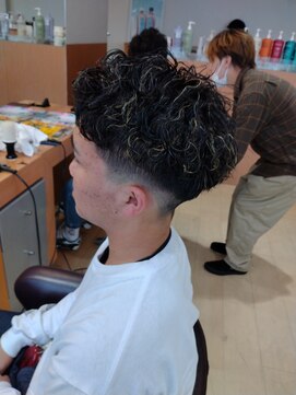 シャンプーボーイ 佐世保駅前店(SHAMPOO BOY) 【ブリーチ/ハイライト/パーマ】