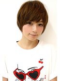 黒髪・頭の形を綺麗に見せるコンパクトショート