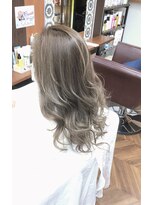 マルカ ヘアー(MARKA hair) ホワイトアッシュ♪