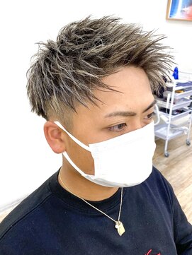 ベーア(Bar) ツーブロック刈り上げハイライトジェットモヒカンメッシュ