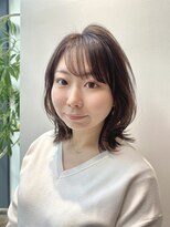 ステア ケース(stair case)&nbsp;韓国風ふんわりくびれ外ハネヘアミディアム前髪カット