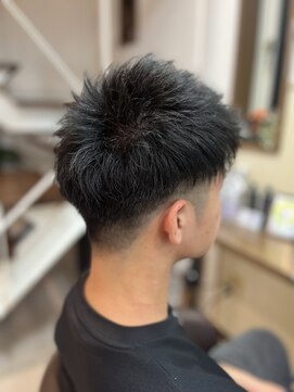 コアフィールフィス(COIFFURE fils) 《見附 今町》メンズ 短髪 刈り上げ