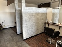 ナチュラル(NATURAL)の雰囲気（施術スペースは全て《半個室》白髪染めリタッチに♪当日予約◎）