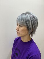 ヘアーライズ 池袋東口店(hair RISE)&nbsp;ハイブリーチの白髪ぼかしシルバー系グレーブルーシルバー