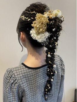 トルヴェ(Toruve)の写真/特別な日はプロの技でより華やかに♪髪、お肌、お顔の印象をパッと華やかに♪崩れにくいのも◎