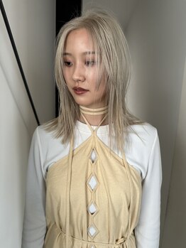 彩度の高さと透明感に溢れた薬剤で、お客様の理想をお届けします。今までで"一番好き"と思えるcolorへ＊