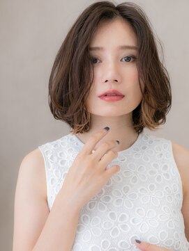 カバーヘア ブリス 川口(COVER HAIR bliss) イヤリングカラー小顔ミディアムレイヤーボブディX川口30代40代