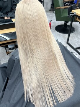 モニカ 栄店(MONIQA) white beige color