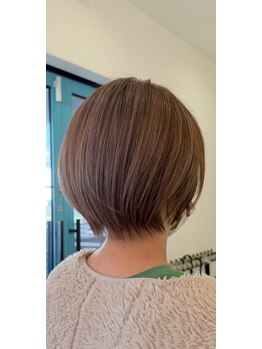パル(PaL)の写真/「隠す」から「活かす」へ。白髪ぼかしハイライトで作る透明感大人髪。