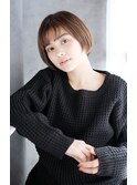 透け感バングのナチュラルショート