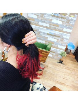 ハウオリ ヘアーワークス(Hauoli hair works) 裾ピンクカラー