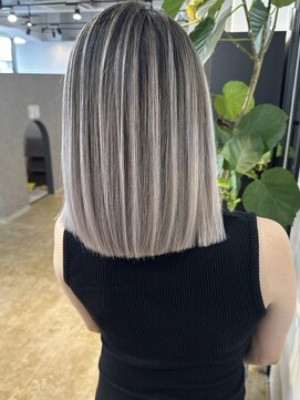 メリー オオサカ(Merly Osaka) 人気No.１バレイヤージュカラー_contrast white ash_