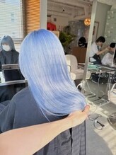 スリー(three) 水色