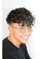 カーウォッシュバーバー(CARWASH BARBER)&nbsp;スペインカールパーマアッシュブラックスキンフェード