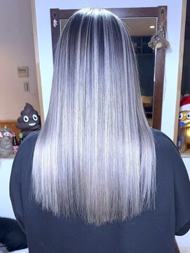 ブレイズヘアー(BLAZEhair) 【ハイトーン】ホワイトシルバーバレイヤージュ×ブリーチ２回