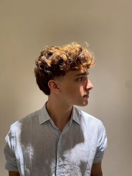 ダンヒルバーバー(dunhill BARBER) スペインカール<理容室>[メンズ/シェービング/床屋/銀座]