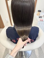 エンス 銀座(Ence)&nbsp;ブリーチなし/スモーキーカラー/髪質改善/グレーブラウン/前髪