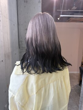 ラニヘアサロン(lani hair salon) ホワイトグレー×ブラック/エンドカラー/グラデーションカラー/