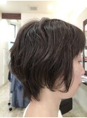 大人世代の愛されゆるふわショートボブ