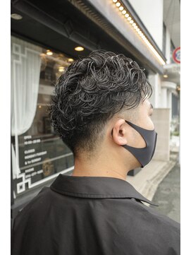 カムジーヘッドカミノウラ(COMEGHEAD KAMINOURA) メンズパーマ