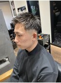 幅広く人気な男らしいフェードスタイル