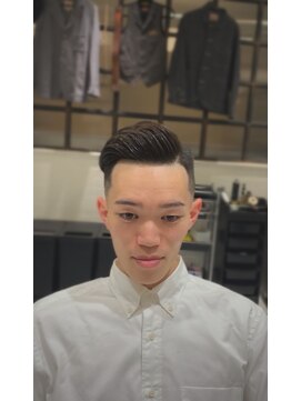 ルドローブラントオオサカ(LUDLOW BLUNT Osaka) スキンフェード サイドパート