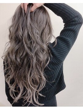 ブルーガーデン(BLUE GARDEN) プルエクロングの外国人風セレブヘアー♪