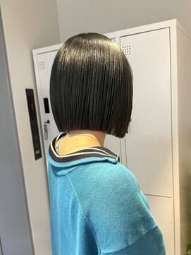 ラフ 立川(Laff) 立川/前下がりボブ切りっぱなしボブぱつっとボブハイトーンボブ