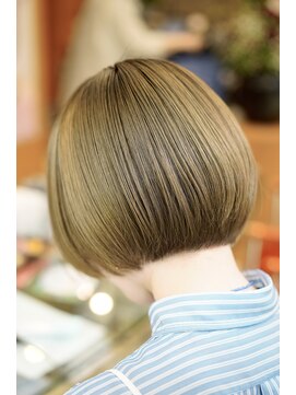 クローバー(CLOVER) ミニボブ＋ベージュカラー