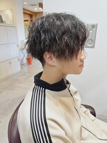 アドラーブル 駅南店(adorable)&nbsp;センターパートソフトツイストパーマメッシュマッシュウルフ