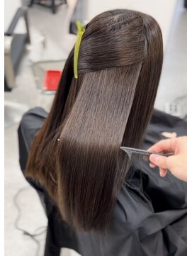 ミラ 銀座(MILA) 乾かしただけでまとまる艶髪。縮毛矯正