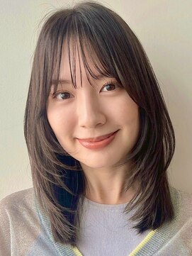 ガーデン 銀座(GARDEN) レイヤーカット/大人ミディアム/透明感ベージュオリーブアッシュ