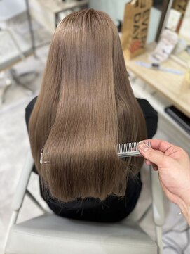 アウラ 近鉄八尾駅前店(Aura) 韓国風レイヤー×20代艶髪ベージュカラー