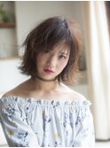 カジュアルフェミニンな無造作ボブ