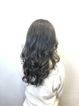 アヤナ バイ アヤラ(ayana by ayala) 外国人風アッシュカラー〈浦安 美容室〉