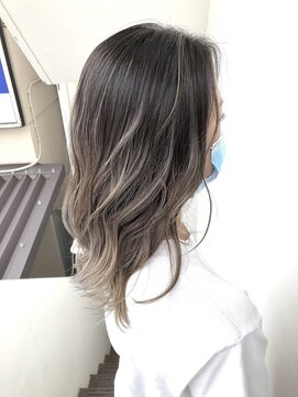 サロンドミルク 溝の口店(salon de MiLK) 根元の黒をいかした艶々バレイヤージュスタイル！！