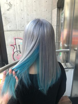 トリックストア(TRICK STORE) 清涼感×透明感 シルバー×ライトブルーのインナーカラー